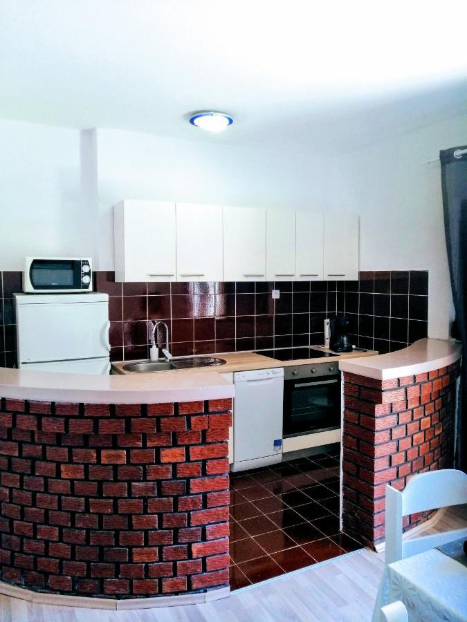 Family Apartments K&M Паг Екстер'єр фото