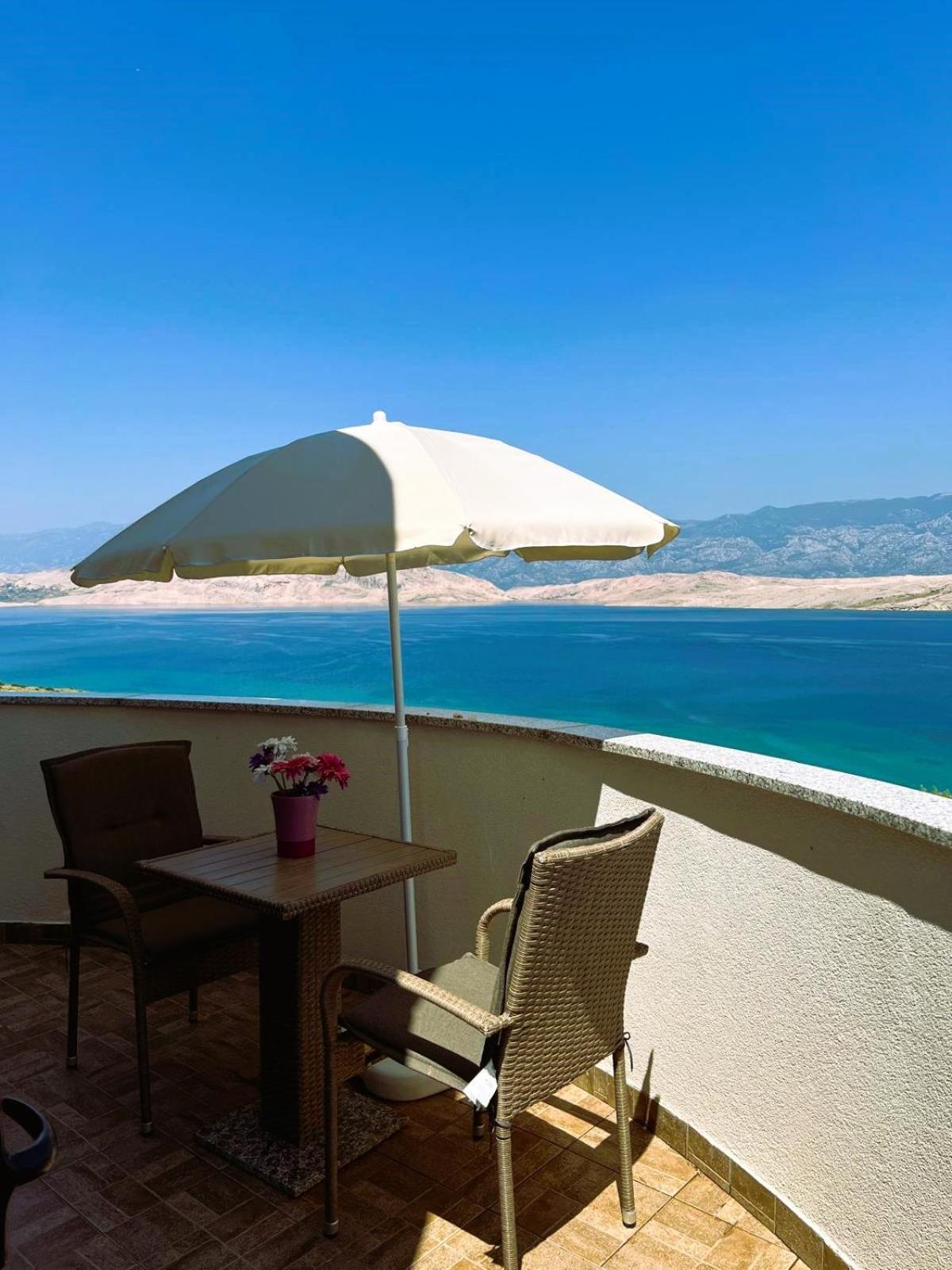 Family Apartments K&M Паг Екстер'єр фото