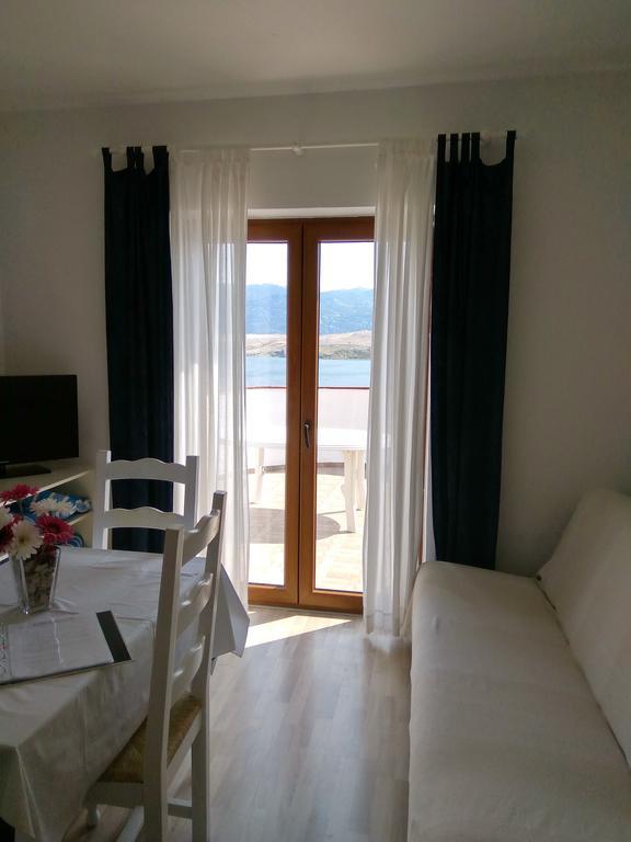 Family Apartments K&M Паг Екстер'єр фото
