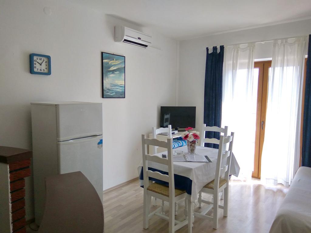 Family Apartments K&M Паг Екстер'єр фото