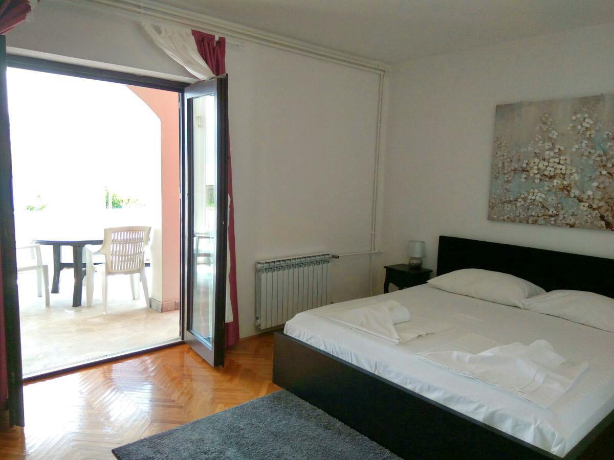 Family Apartments K&M Паг Екстер'єр фото