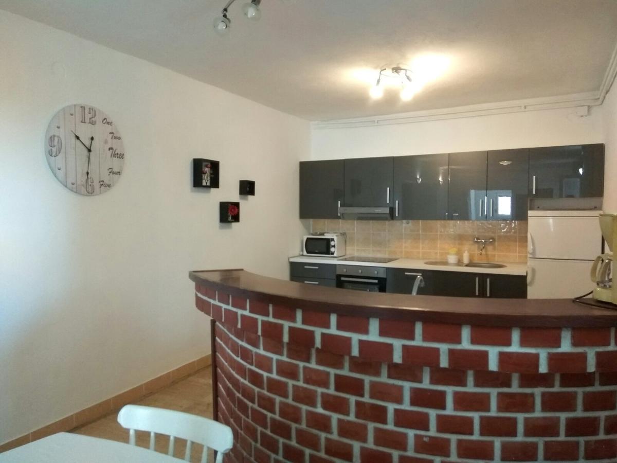 Family Apartments K&M Паг Екстер'єр фото